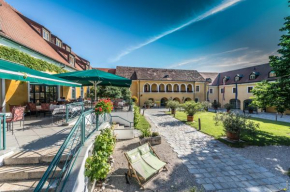 Гостиница Hotel Althof Retz  Рец
